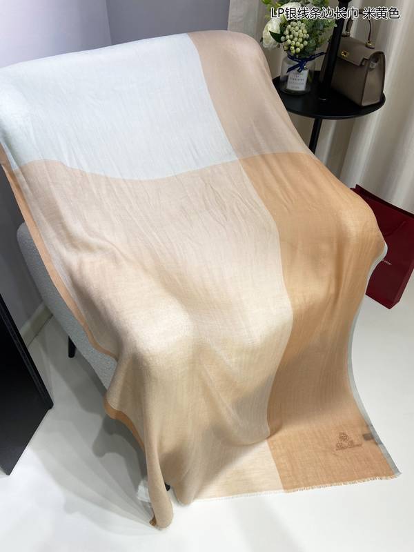 Loro Piana Scarf LPC00058 Loro Piana Scarf LPC00058
